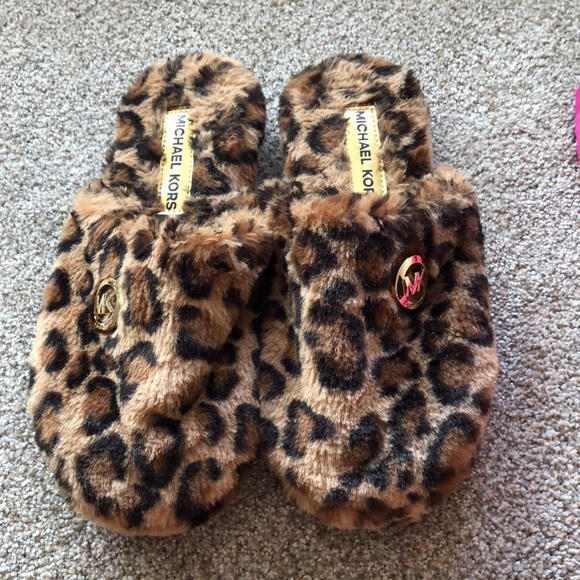 michael kors house slippers